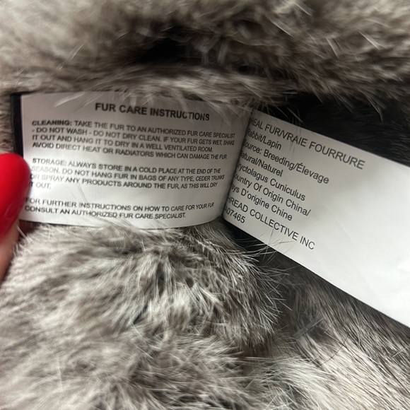 Pajar Hail Women's Chunky Cable Knit Fleece Lined Mittens with Fur Cuffs NWT - Picture 7 of 7